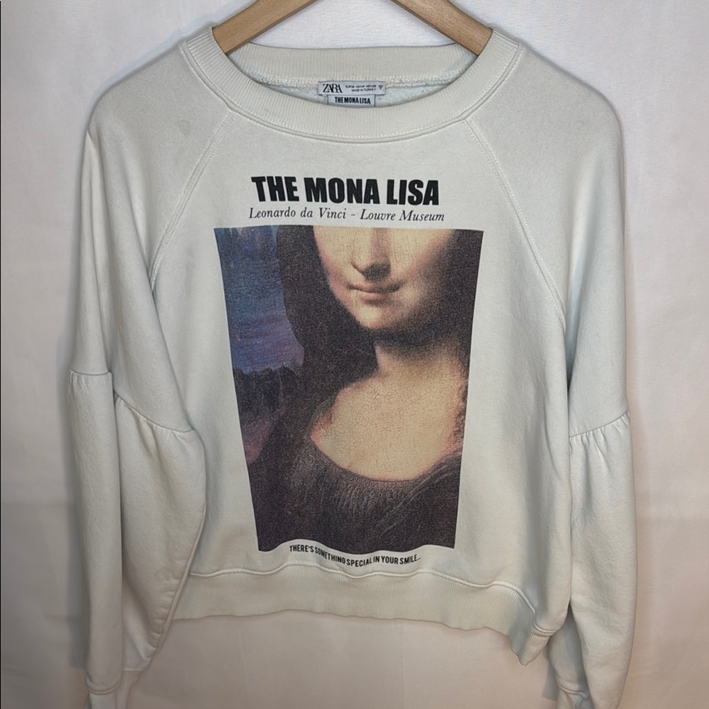 6. Wow**Zara White Mona Lisa Print Women's Terry cloth sweater size M
